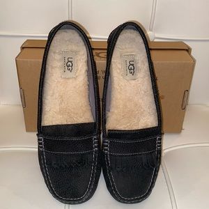 Ugg size 10 black great condition